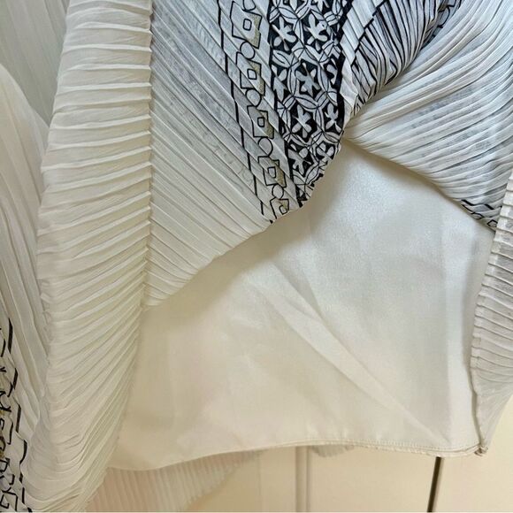 WHITE HOUSE BLACK MARKET Pleated Paisley Maxi Strapless Dress White Black Size 2 - Picture 6 of 9